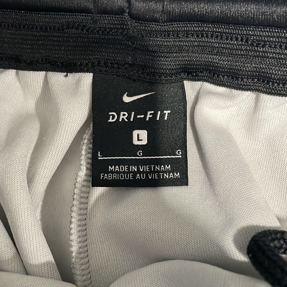 Men’s Nike shorts - Picture 4 of 4